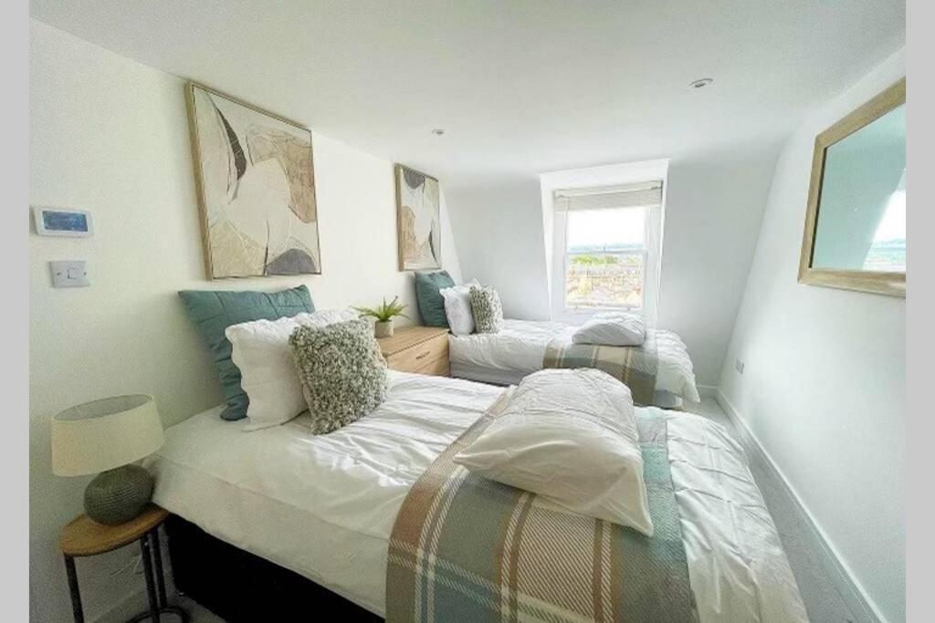 Ideally Located 2 Bedroom Luxury Apartment Bath Exterior foto
